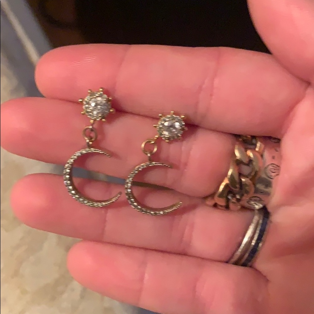 gold earrings